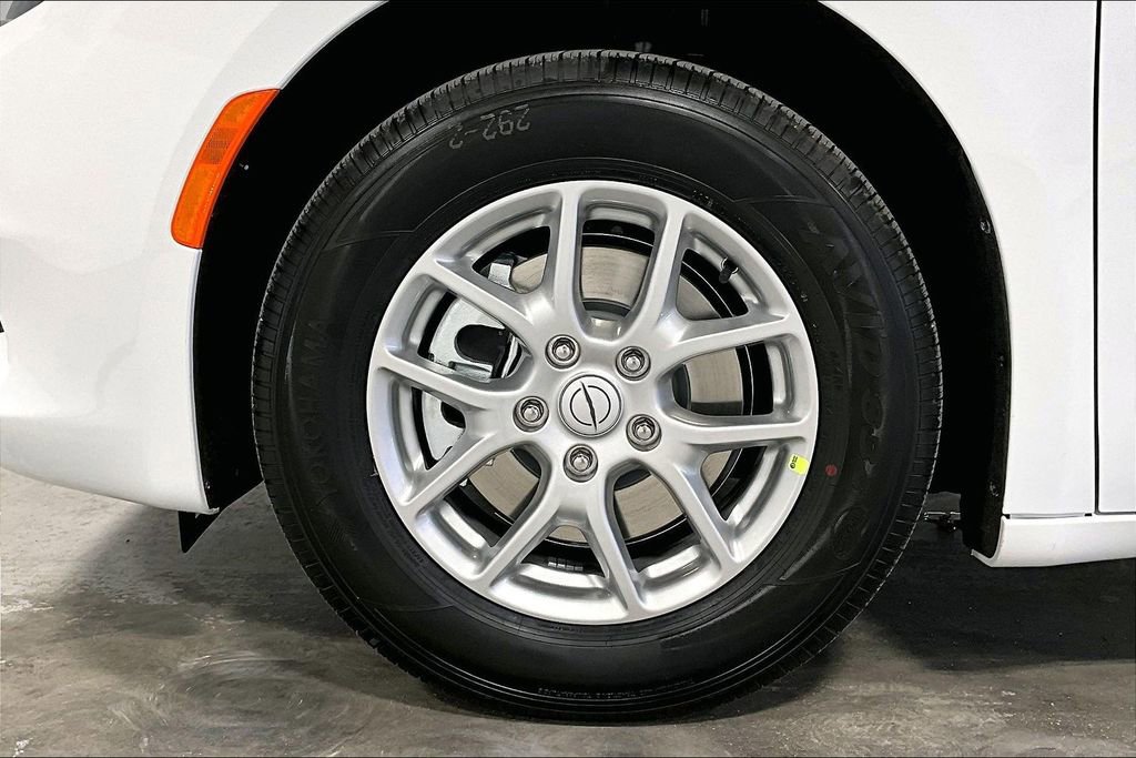 New 2026 Chrysler Voyager LX image 30