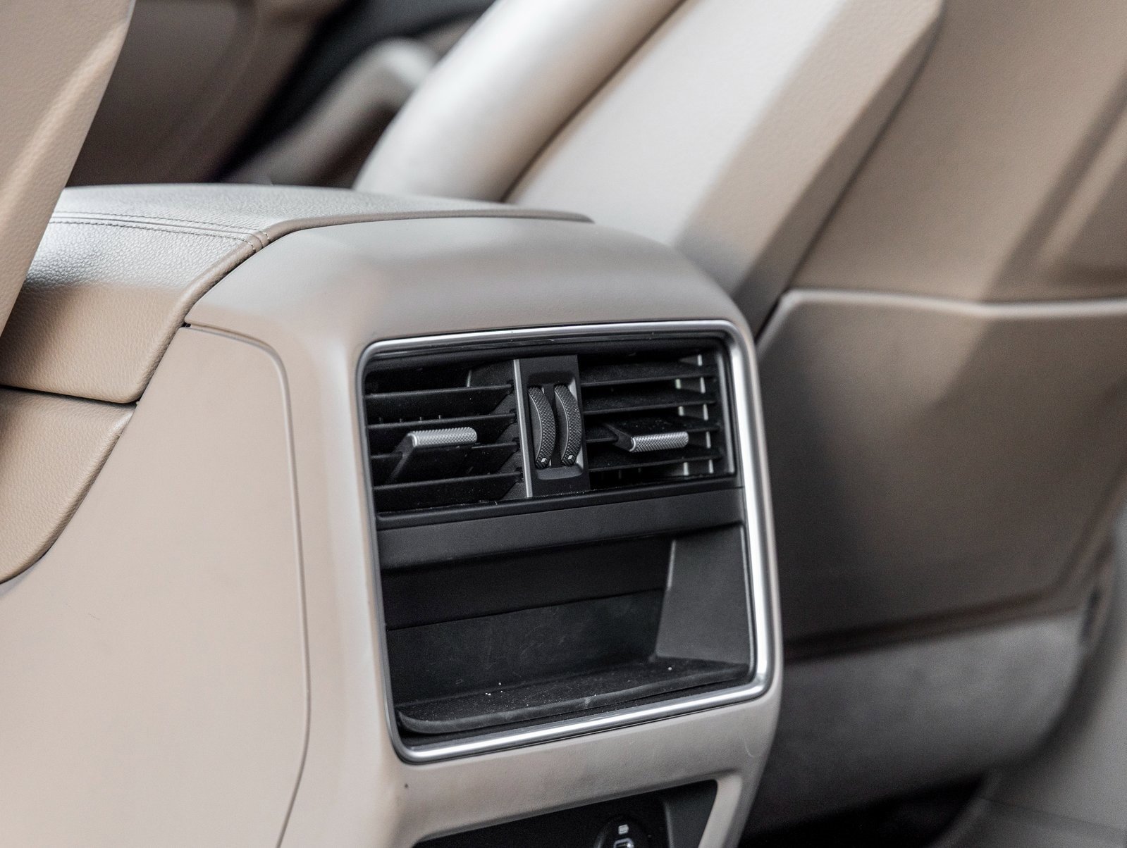 Used 2020 Porsche Cayenne image 38