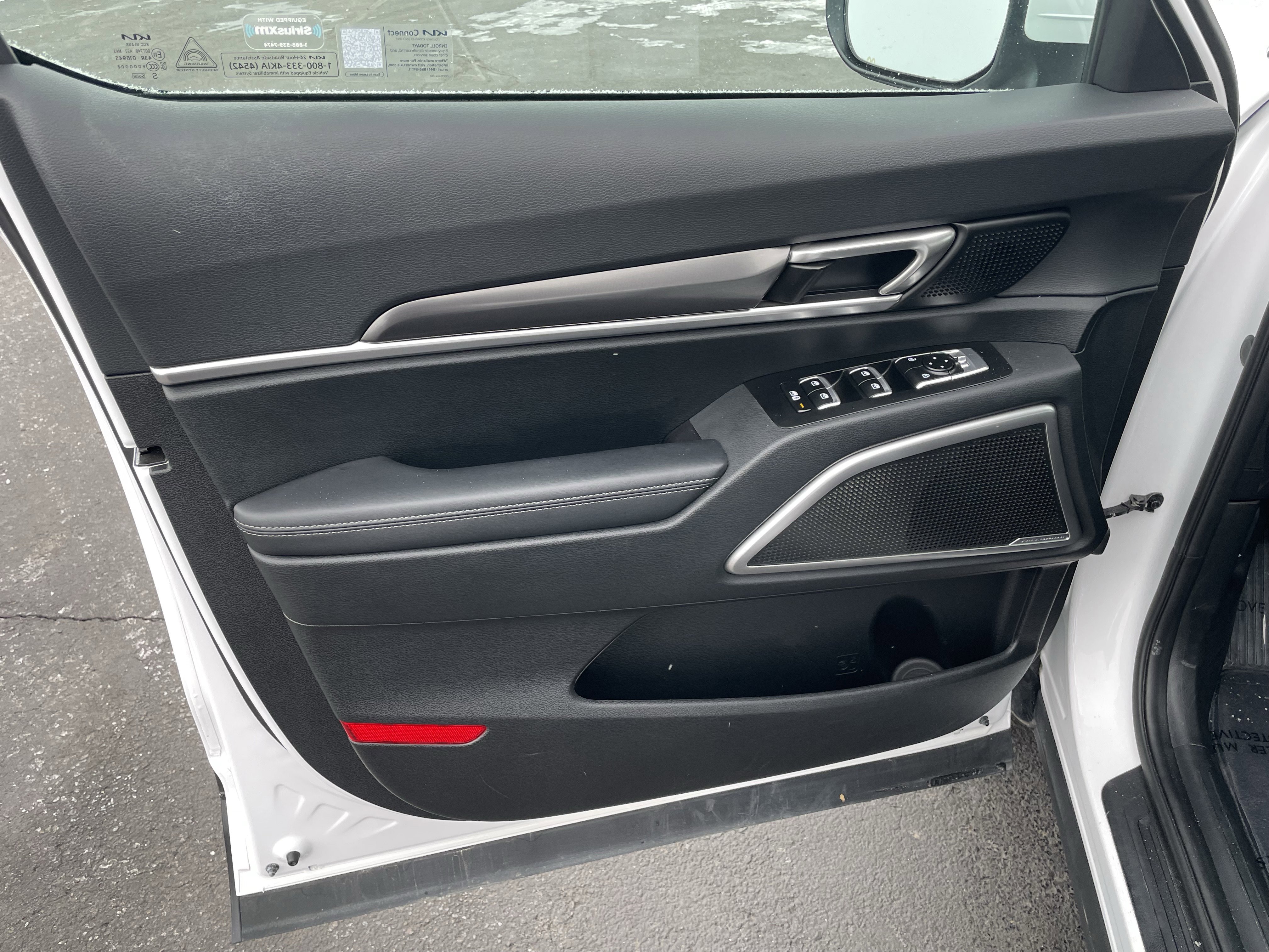 Used 2024 Kia Telluride S w/ S Sunroof Package image 12