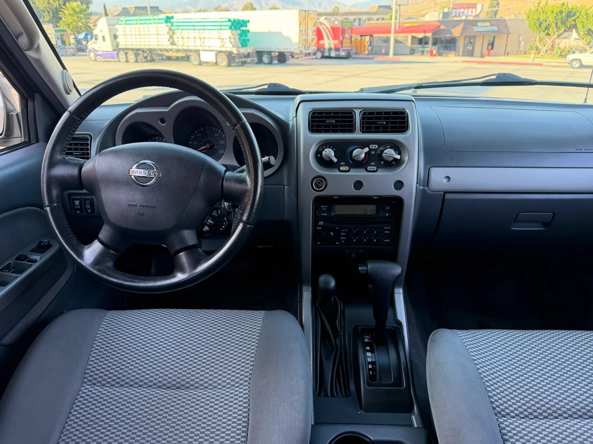 Used 2002 Nissan Frontier SE AWD/4WD image 16