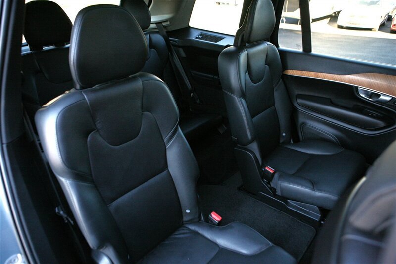 Used 2023 Volvo XC90 B6 Plus AWD/4WD image 18