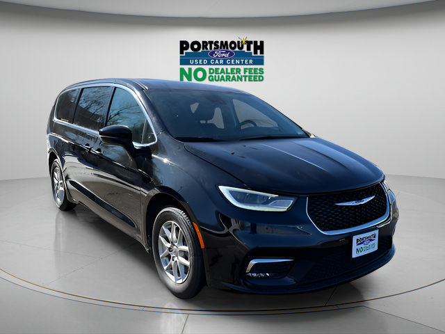 Used 2024 Chrysler Pacifica Touring-L