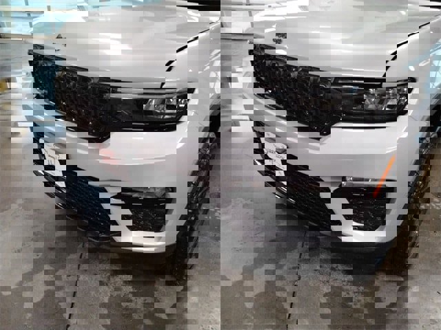 New 2025 Jeep Grand Cherokee Limited w/ Trailer Tow Package image 15