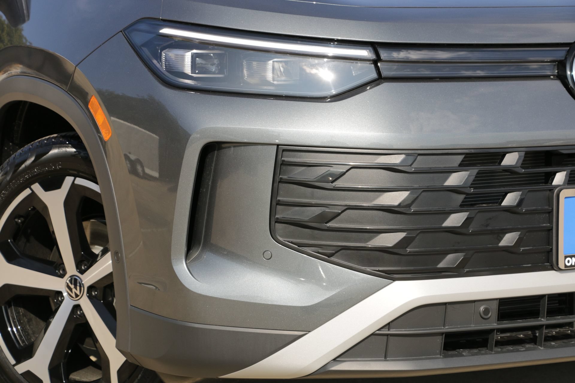 Certified 2026 Volkswagen Tiguan SE FWD image 3