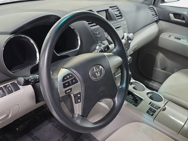 Used 2012 Toyota Highlander 4WD w/ Tech Pkg image 14