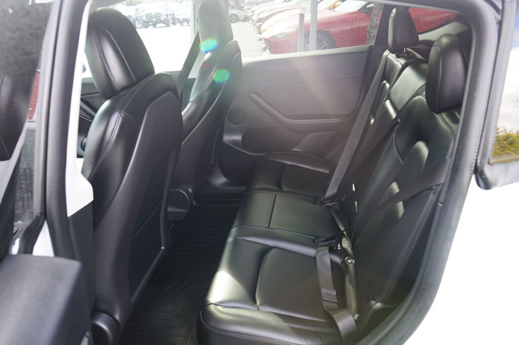 Used 2021 Tesla Model Y Long Range image 13