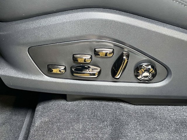 New 2026 Porsche Cayenne S AWD/4WD image 17