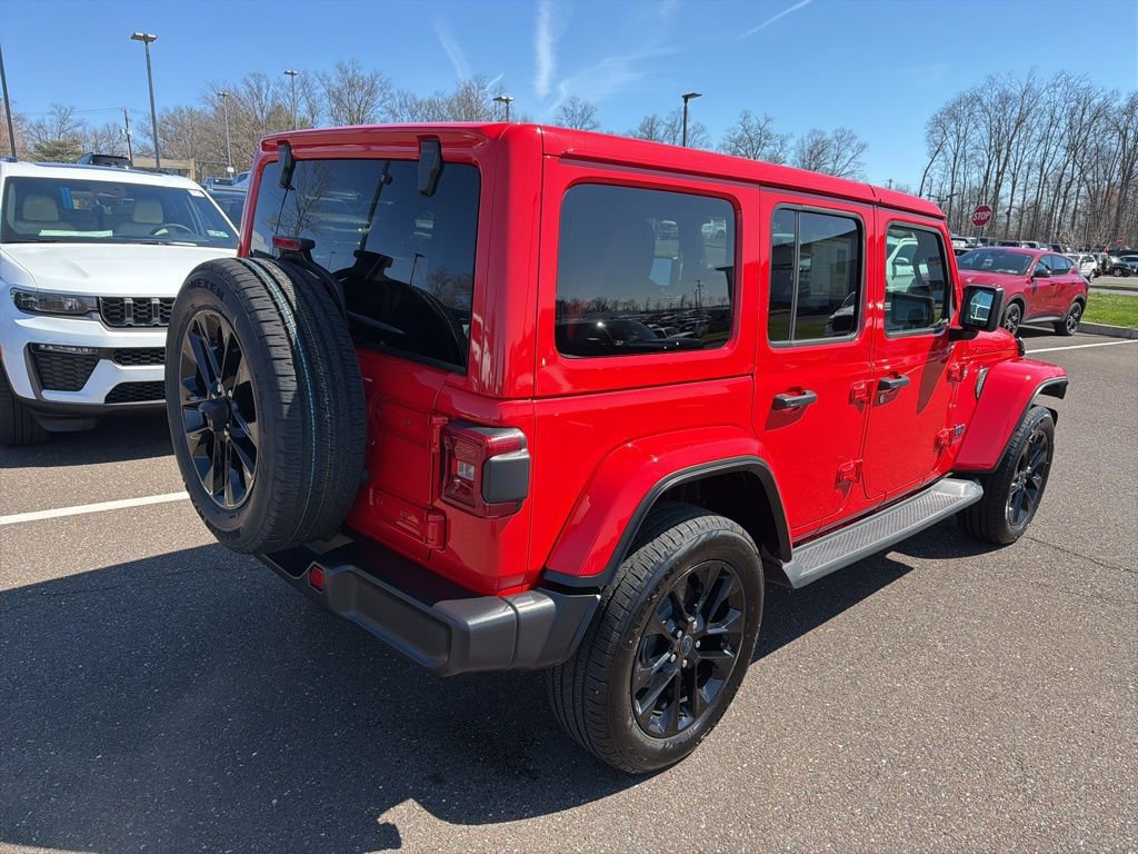 Certified 2025 Jeep Wrangler Unlimited Sahara AWD/4WD image 3