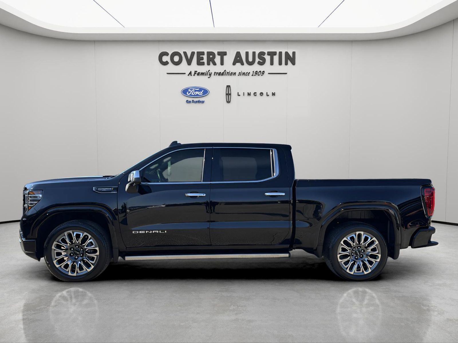 Used 2024 GMC Sierra 1500 Denali Ultimate image 2