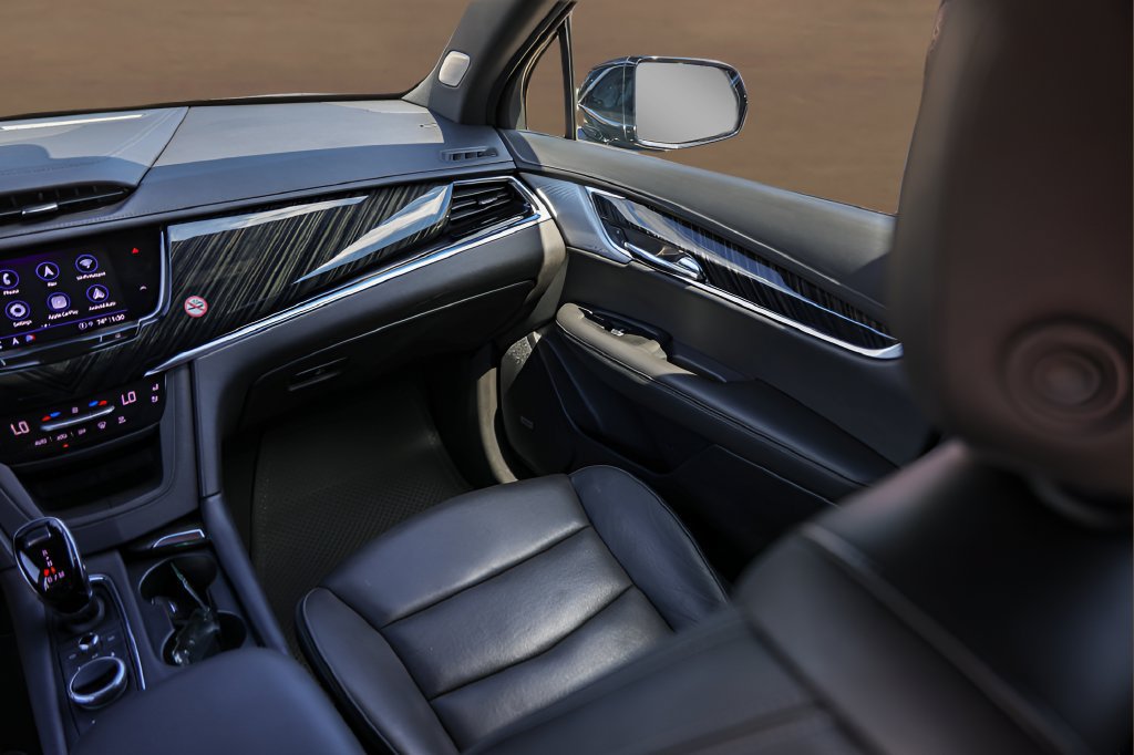 Certified 2025 Cadillac XT6 Premium Luxury FWD image 30