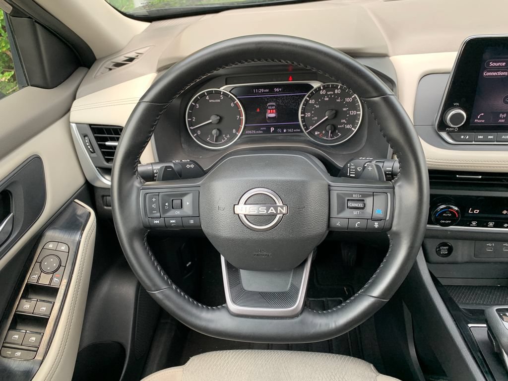 Used 2025 Nissan Rogue SV AWD/4WD image 12