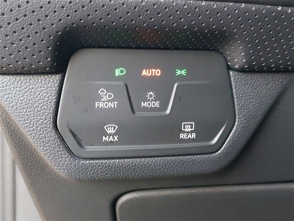 Certified 2024 Volkswagen Atlas SEL Premium R-Line image 22