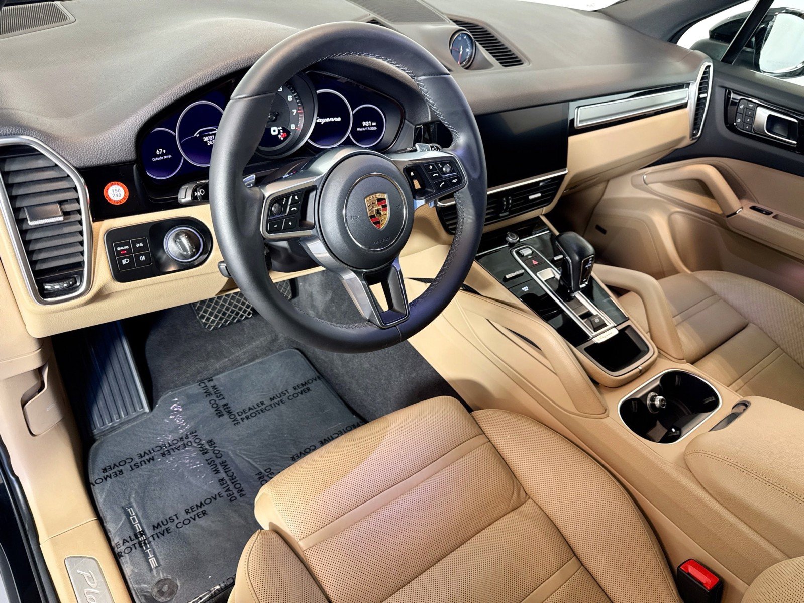 Used 2023 Porsche Cayenne Platinum Edition AWD/4WD image 4