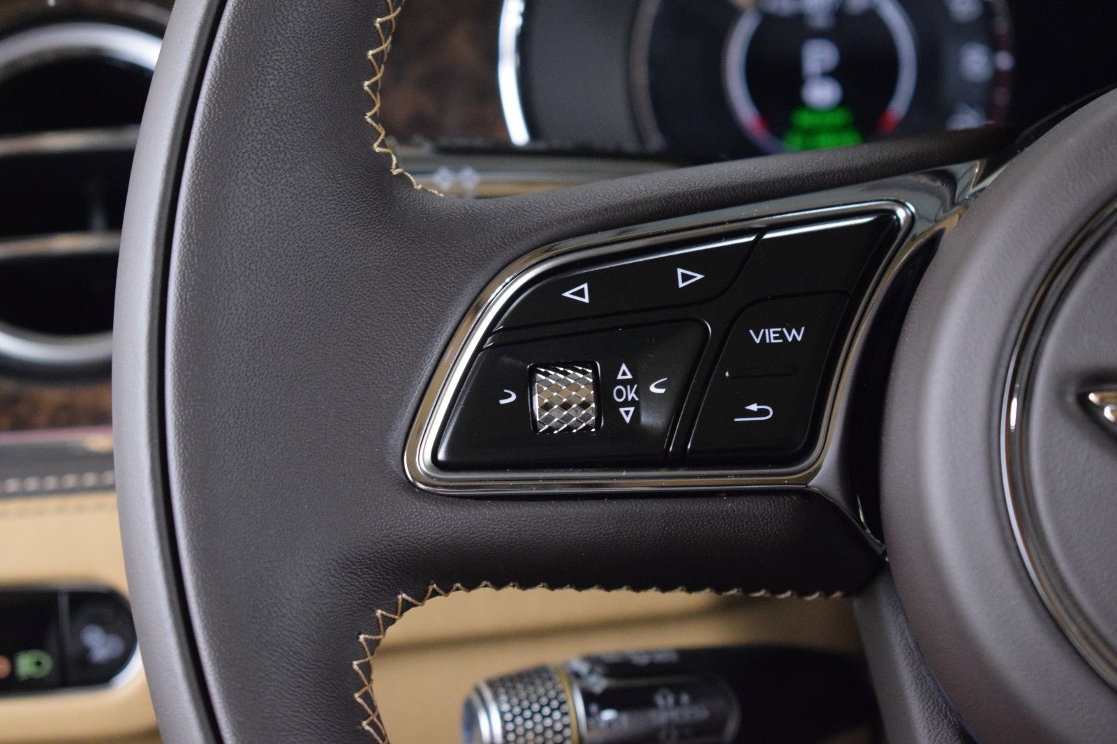 New 2026 Bentley Flying Spur Azure image 26