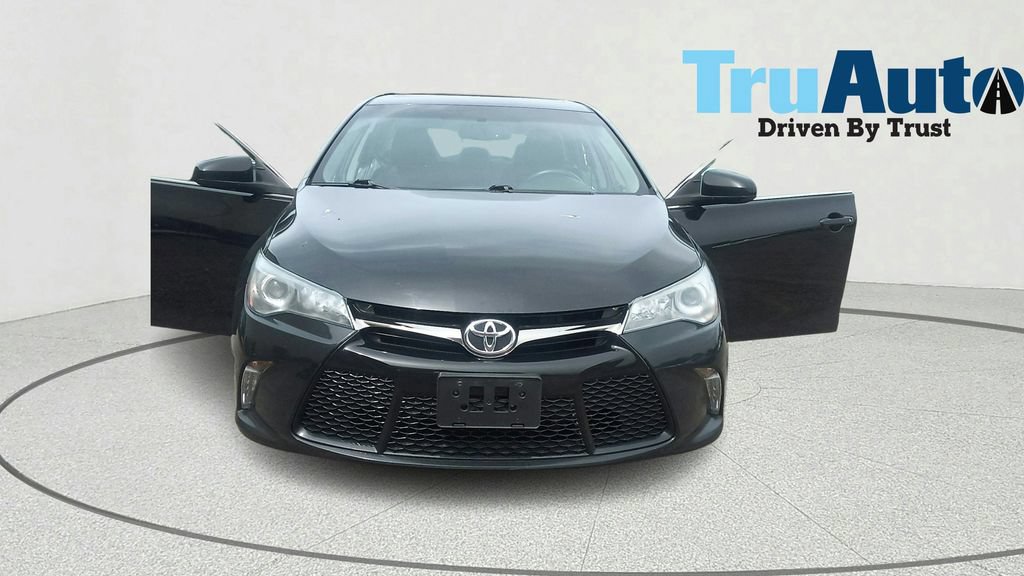 Used 2016 Toyota Camry XSE w/ Moonroof Package FWD image 9