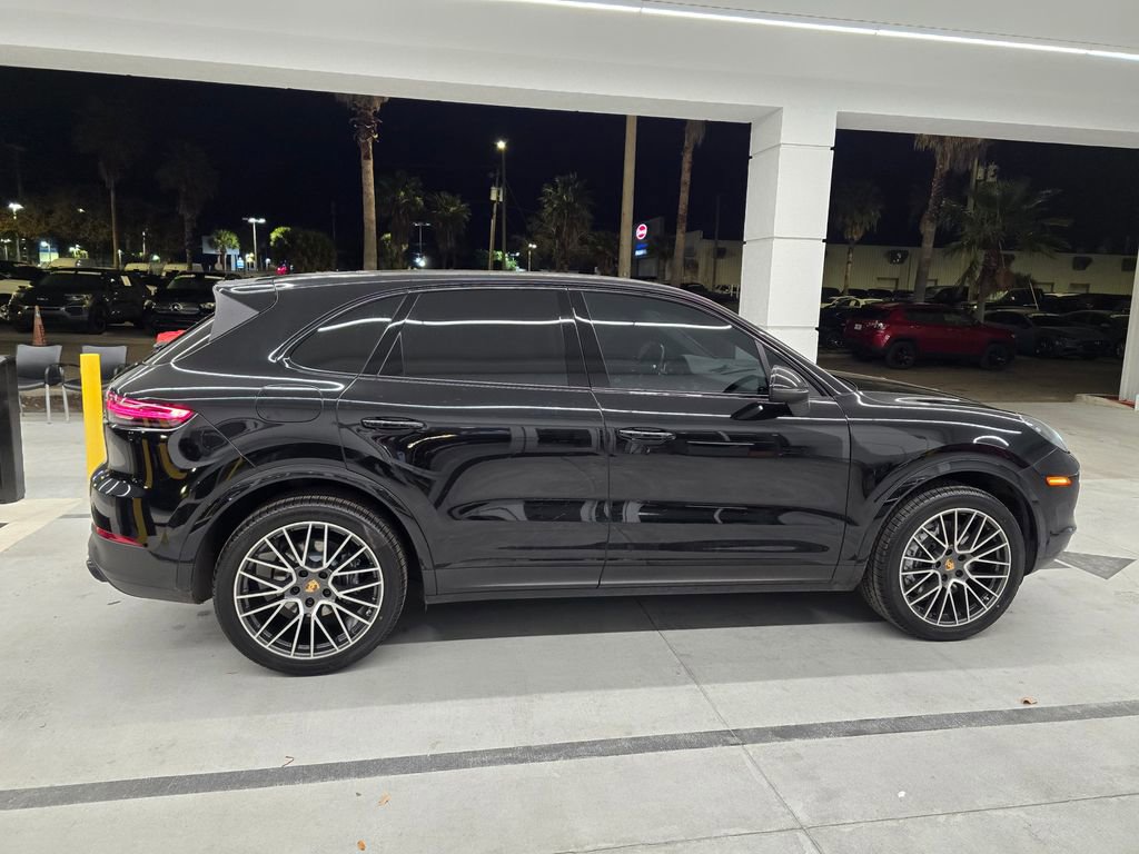 Used 2023 Porsche Cayenne image 8