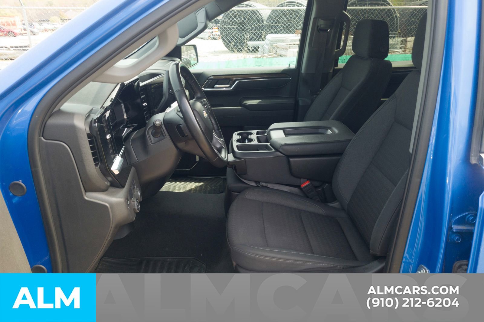 Used 2025 Chevrolet Silverado 1500 LT RWD image 17