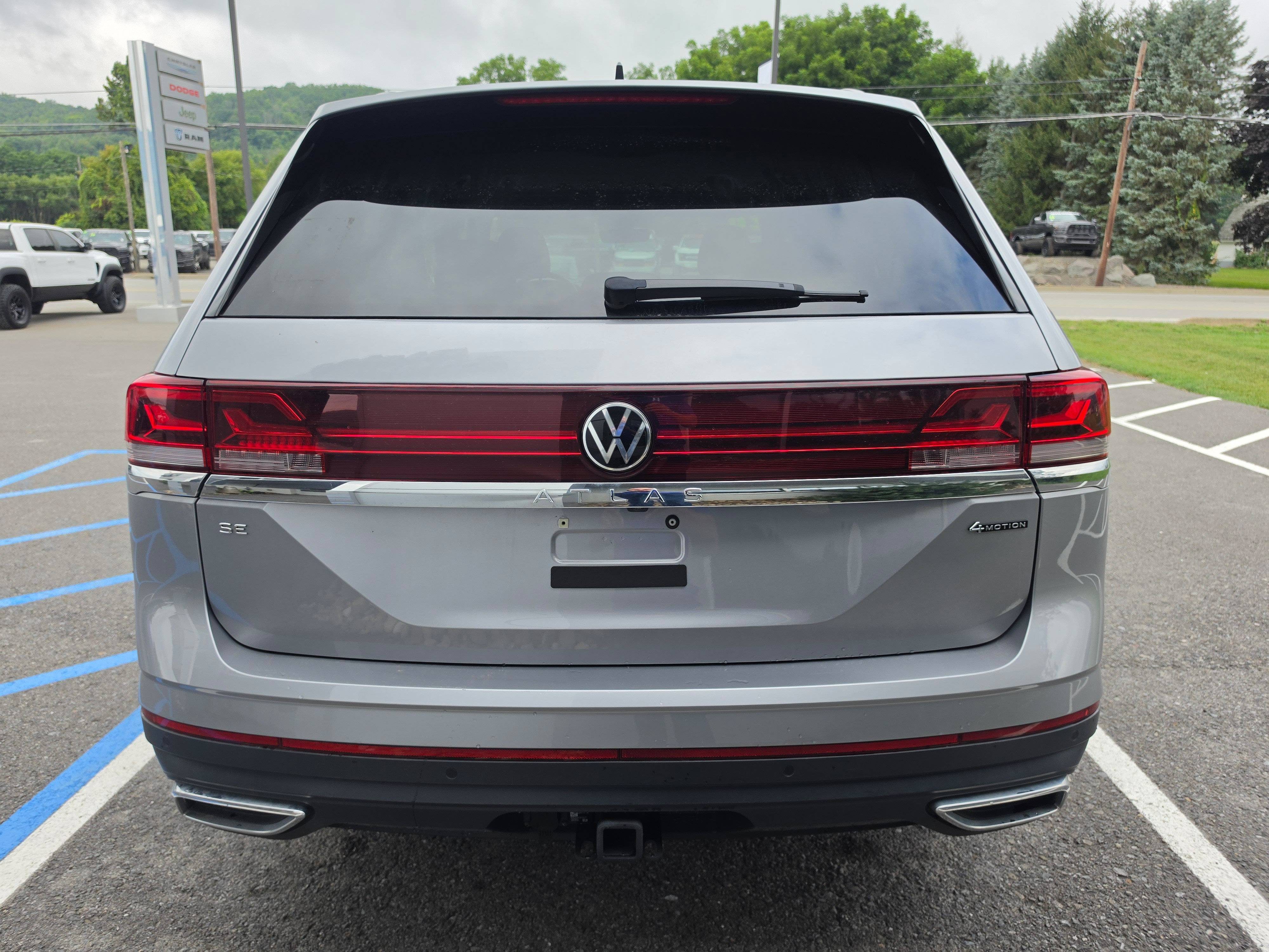 Used 2026 Volkswagen Atlas SE AWD/4WD image 4