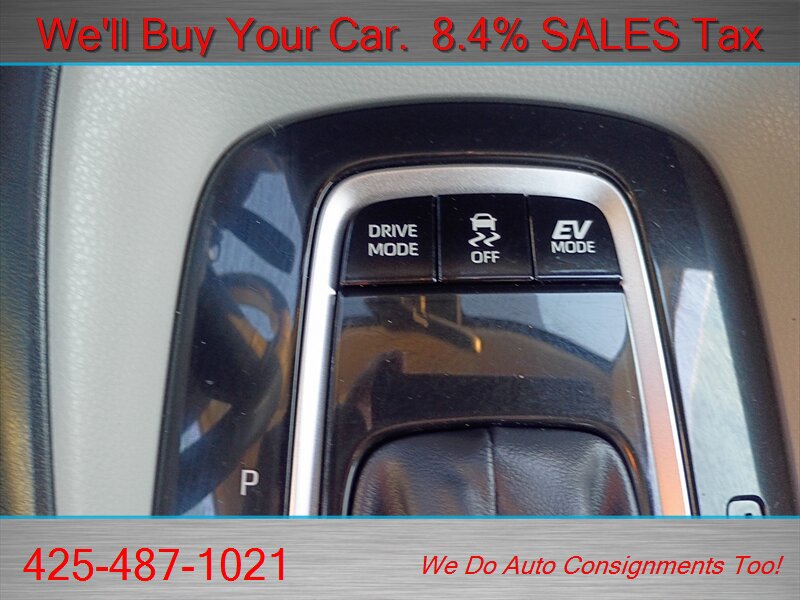 Used 2024 Toyota Corolla LE FWD image 31