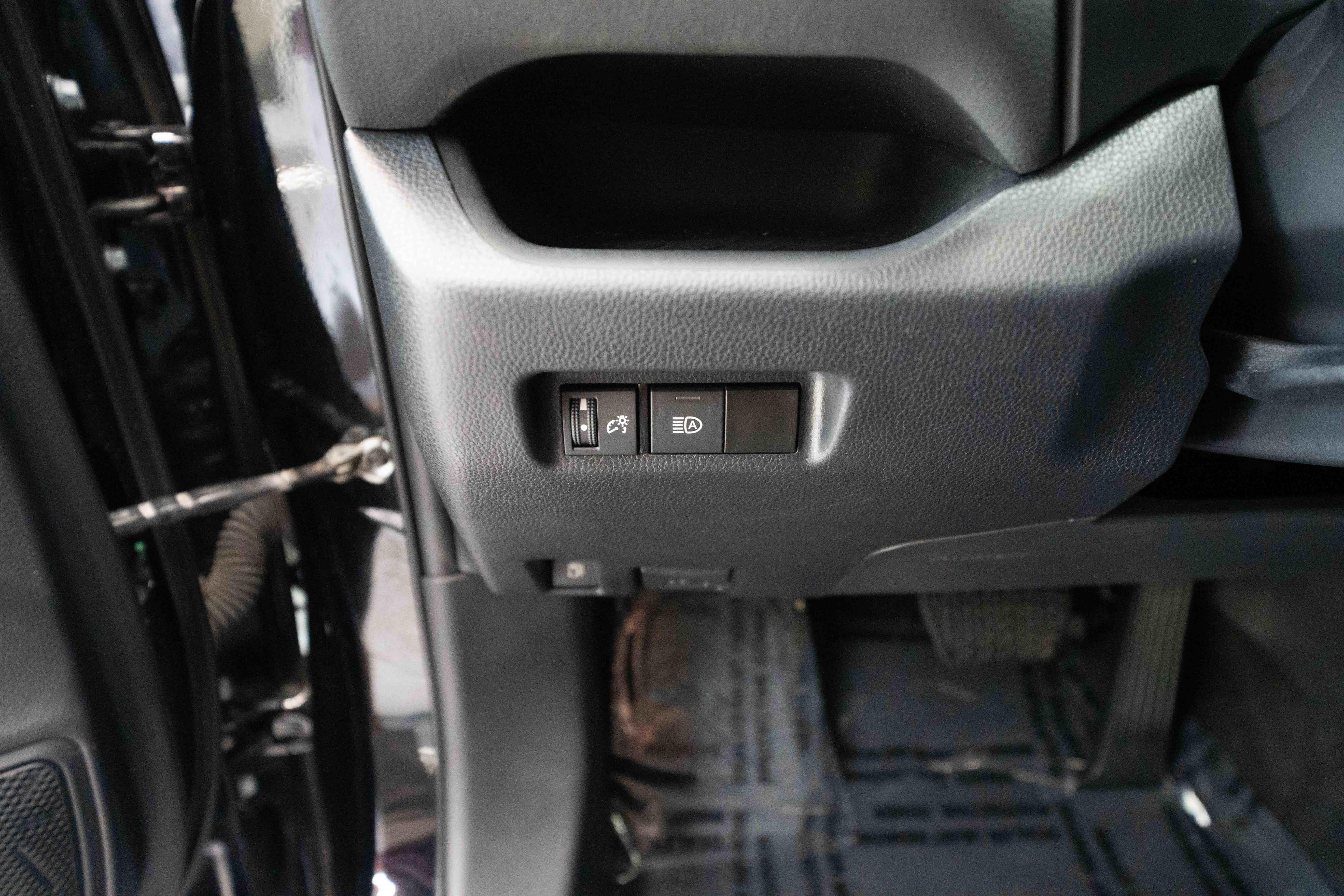 Used 2023 Toyota RAV4 LE AWD/4WD image 11