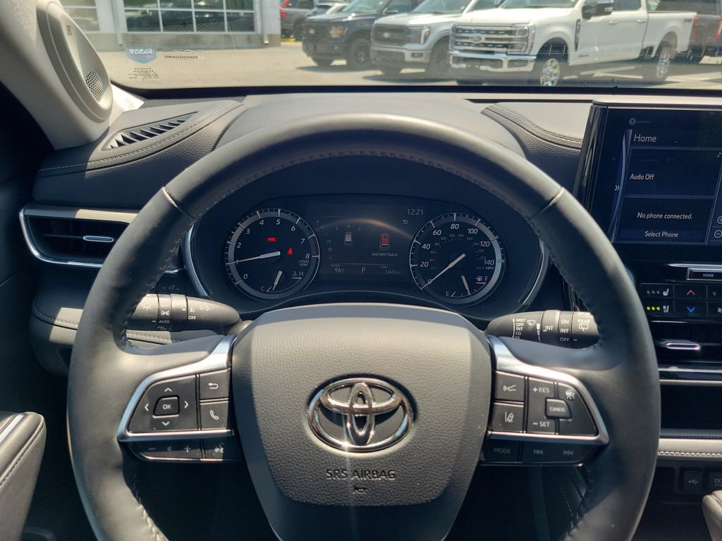 Used 2021 Toyota Highlander Limited AWD/4WD image 27
