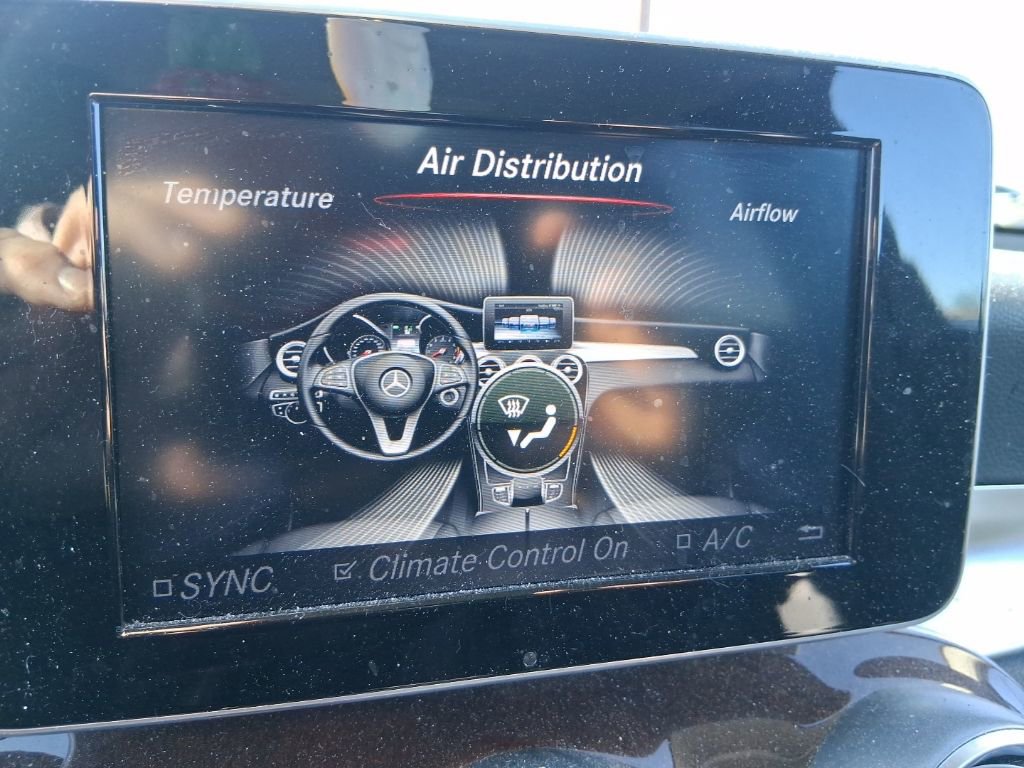 Used 2017 Mercedes-Benz GLC 300 4MATIC image 11