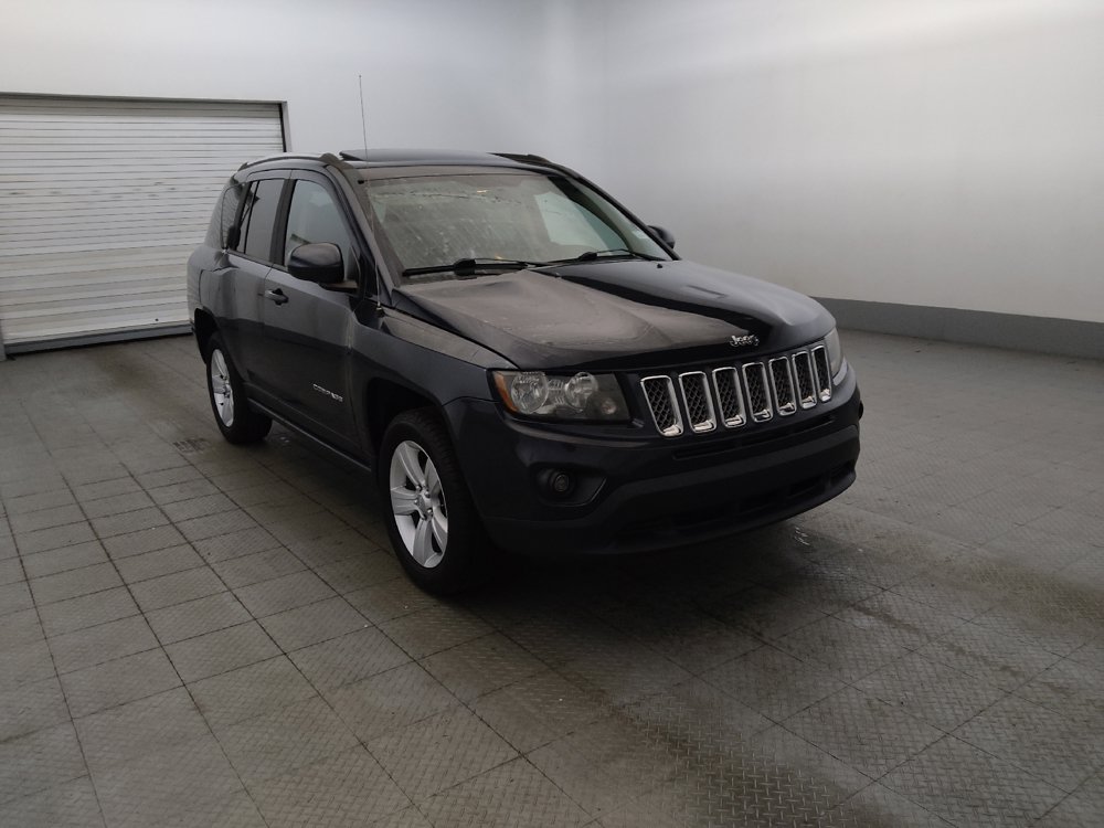 Used 2014 Jeep Compass Latitude w/ Sun/Sound Group AWD/4WD image 13
