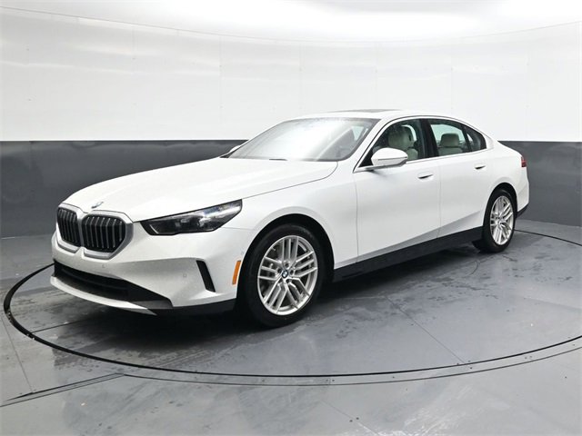 Used 2024 BMW 530i w/ Convenience Package image 8