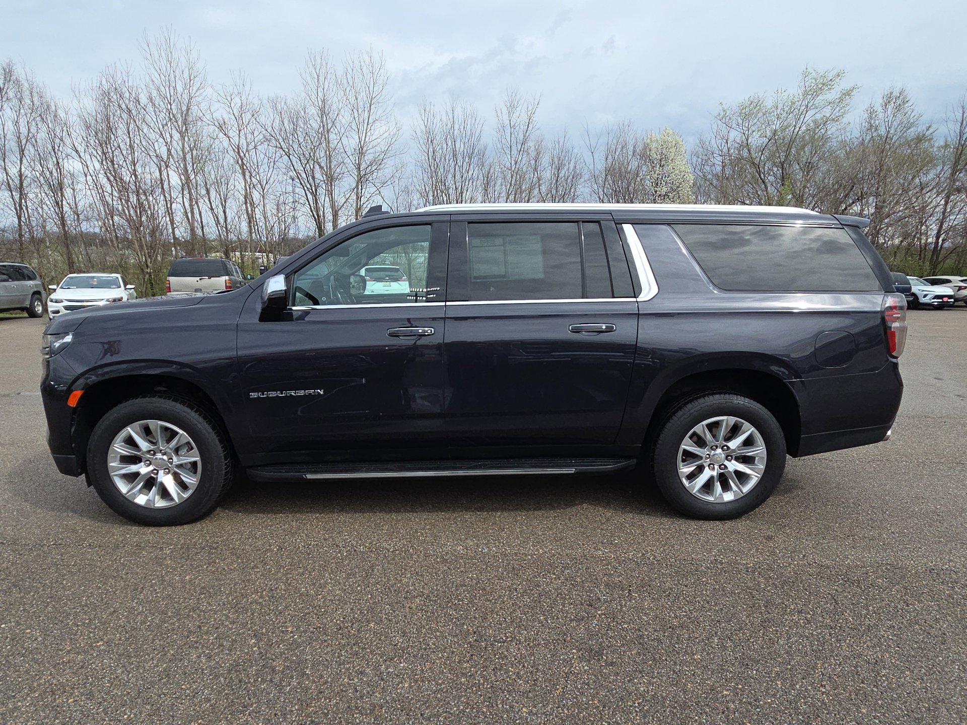 Used 2023 Chevrolet Suburban Premier image 5