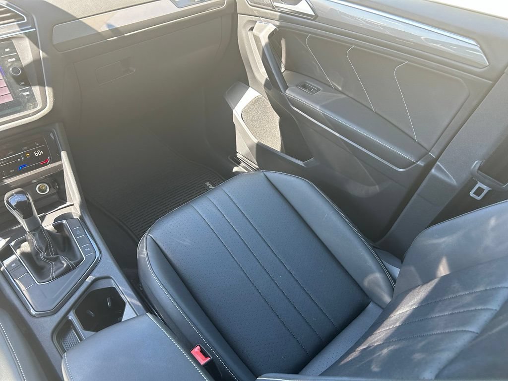 Certified 2023 Volkswagen Tiguan SE R-Line FWD image 11