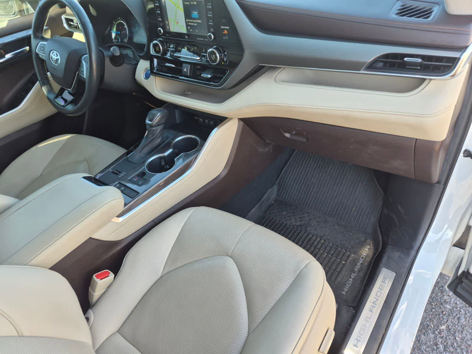 Used 2021 Toyota Highlander Limited FWD image 10