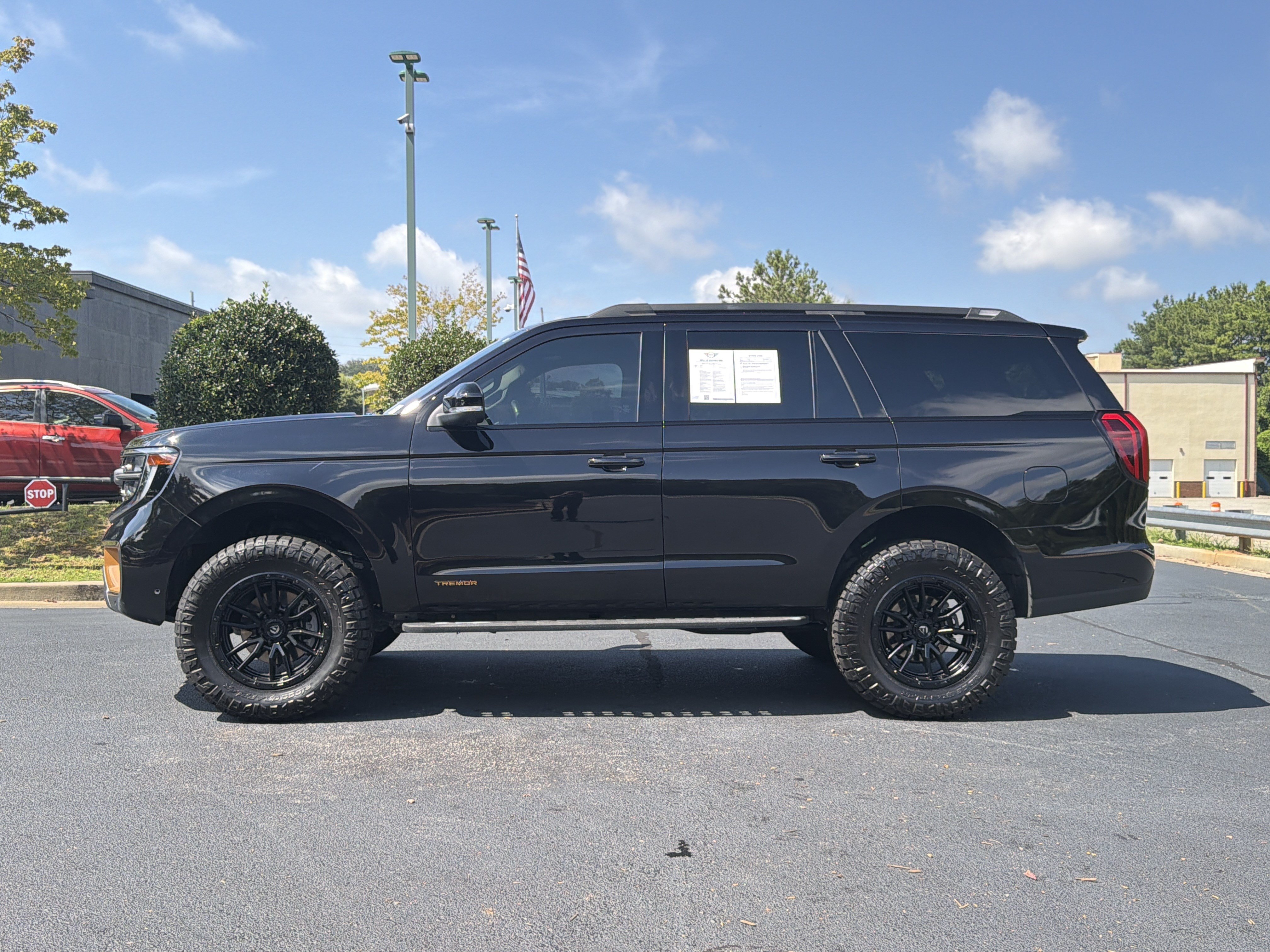 Used 2025 Ford Expedition Tremor AWD/4WD image 15