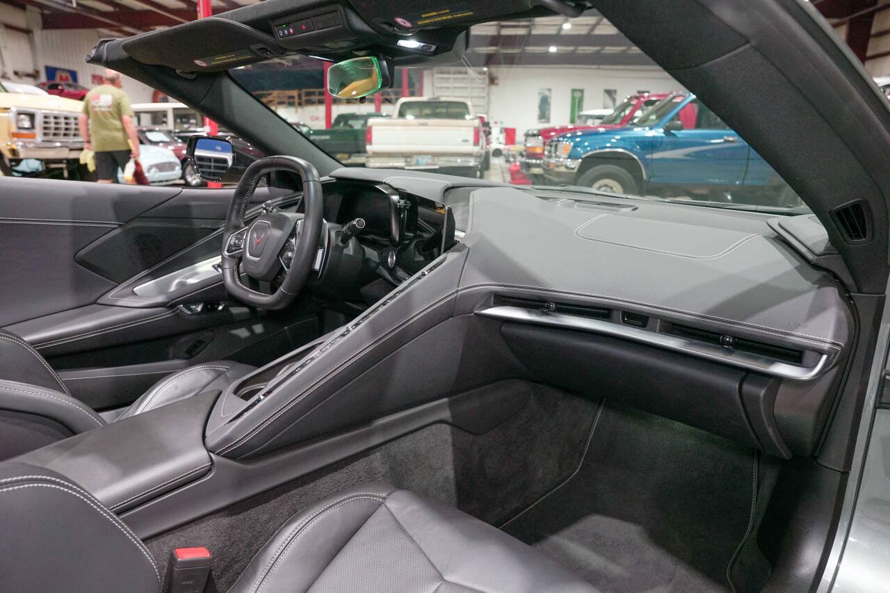 Used 2022 Chevrolet Corvette Stingray Coupe w/ 1LT RWD image 35