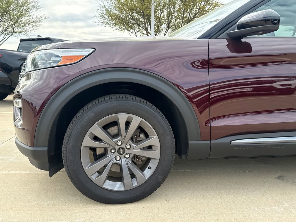 Used 2022 Ford Explorer XLT w/ Equipment Group 202A image 5