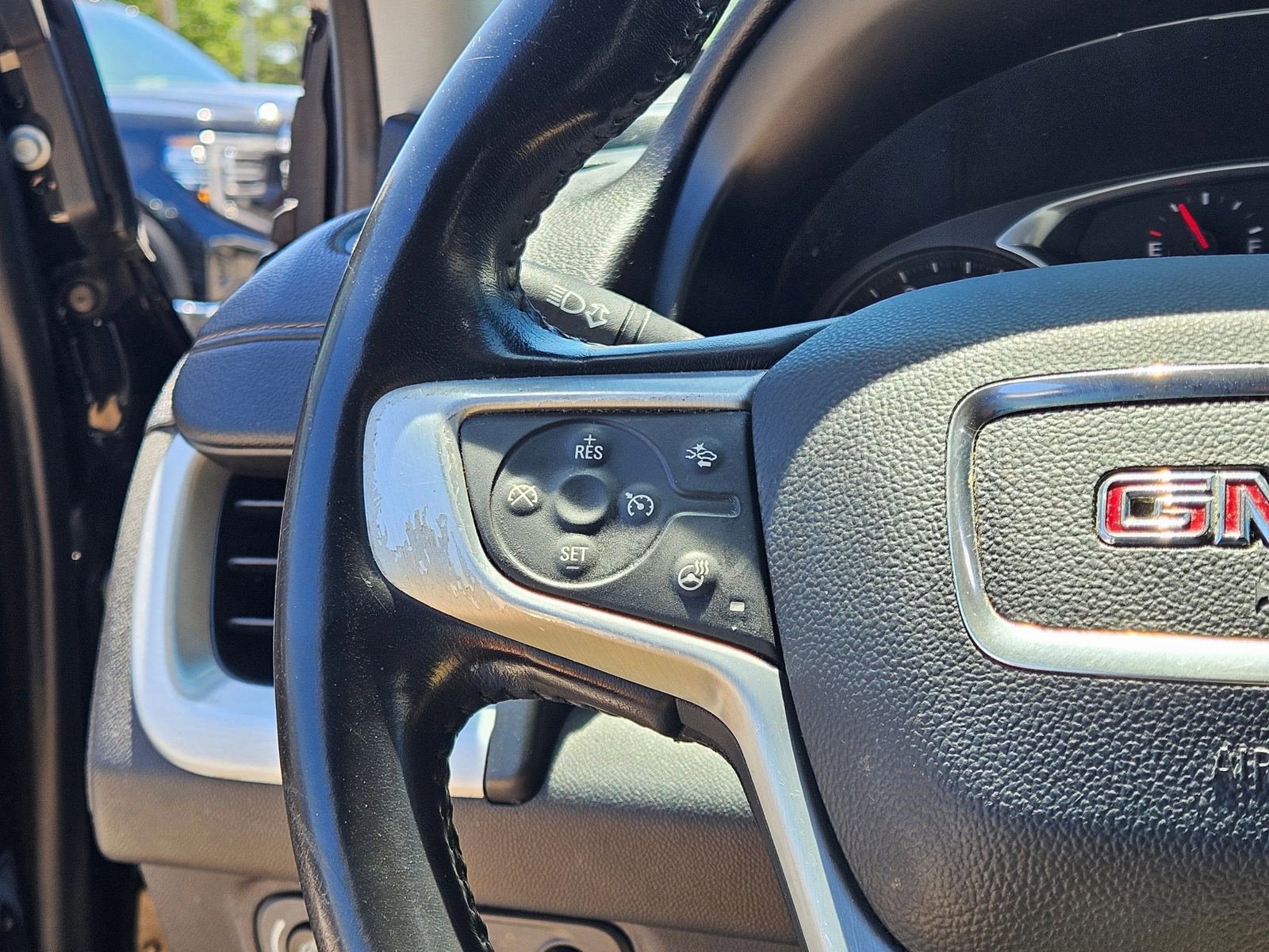 Used 2021 GMC Terrain SLT w/ Infotainment Package II FWD image 13