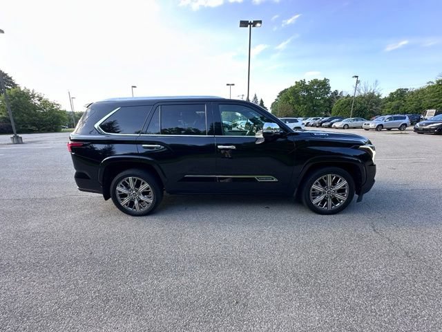 Used 2024 Toyota Sequoia Capstone AWD/4WD image 2