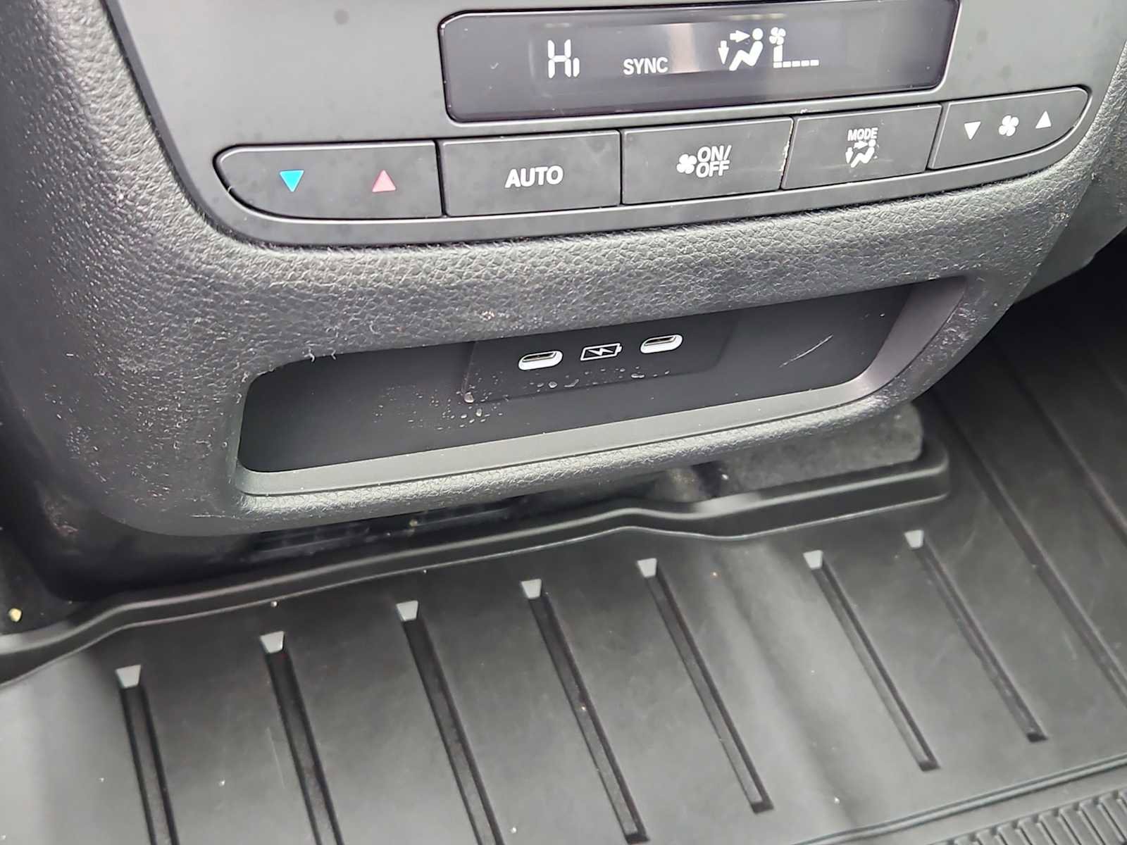 Certified 2025 Honda Pilot Touring image 23