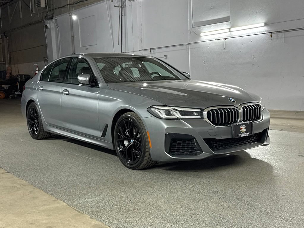 Used 2023 BMW 540i xDrive w/ M Sport Package AWD/4WD image 3
