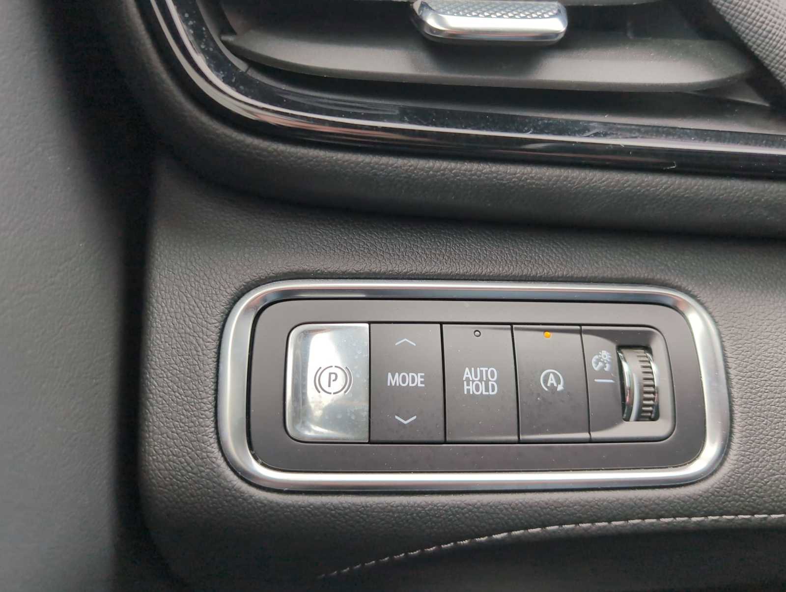 Used 2025 Buick Enclave Sport Touring image 25