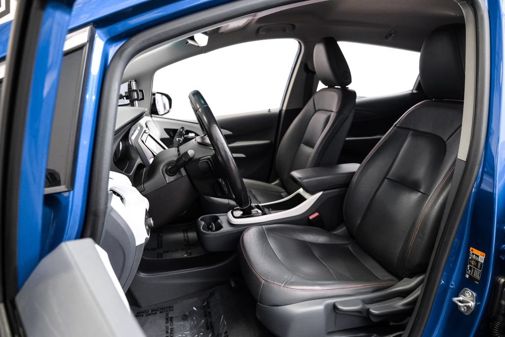 Used 2020 Chevrolet Bolt Premier w/ Infotainment Package FWD image 4