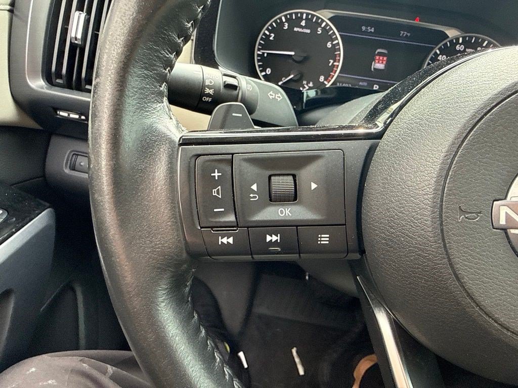 Used 2022 Nissan Pathfinder SL AWD/4WD image 14