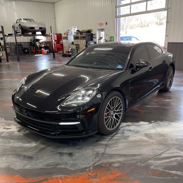 Used 2020 Porsche Panamera image 1