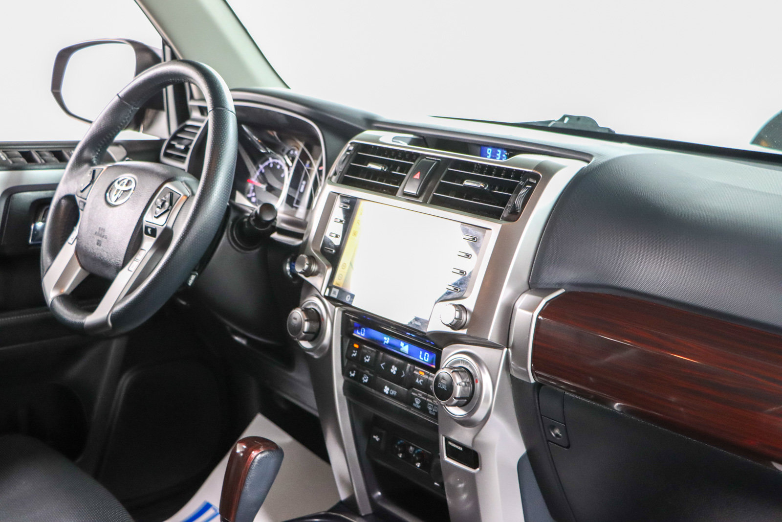 Used 2022 Toyota 4Runner Limited AWD/4WD image 27