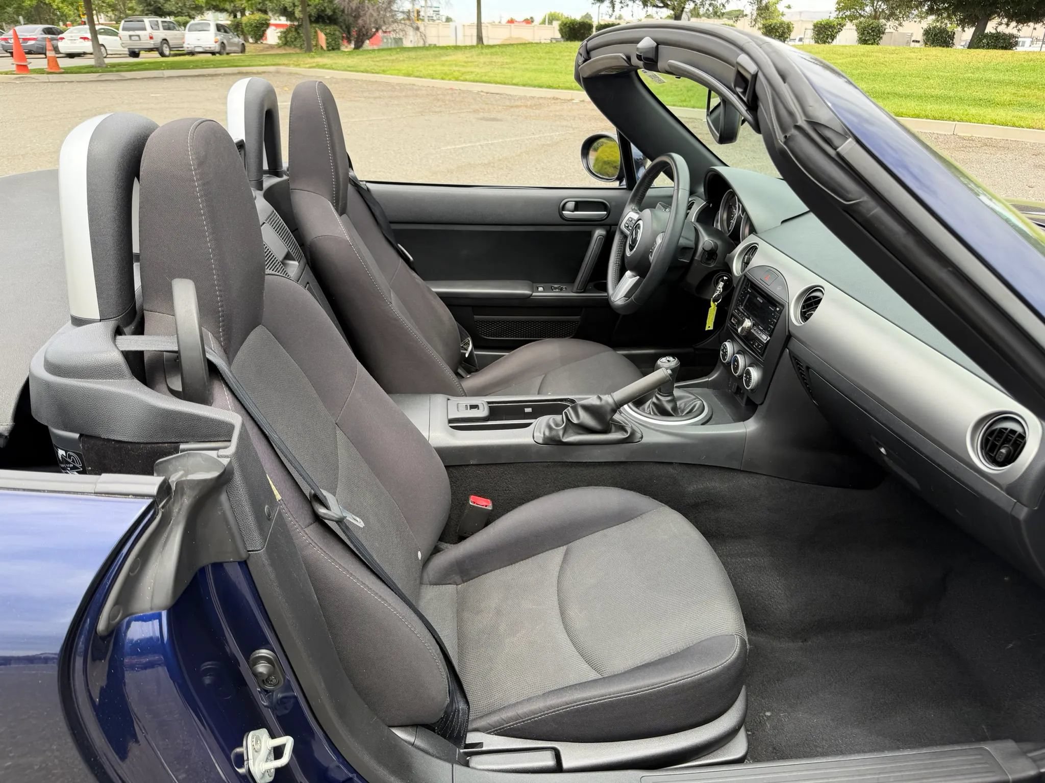 Used 2009 MAZDA MX-5 Miata Touring w/ Suspension Pkg RWD image 14