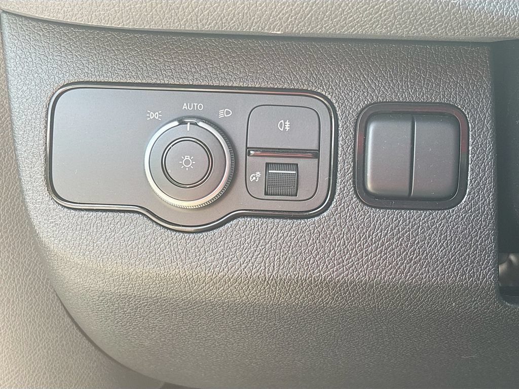 Used 2023 Mercedes-Benz Sprinter 2500 image 28