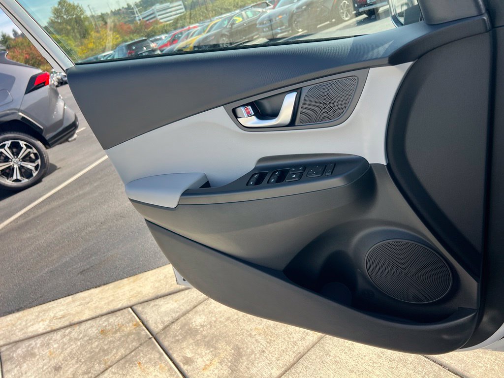 Certified 2023 Hyundai Kona SE FWD image 17