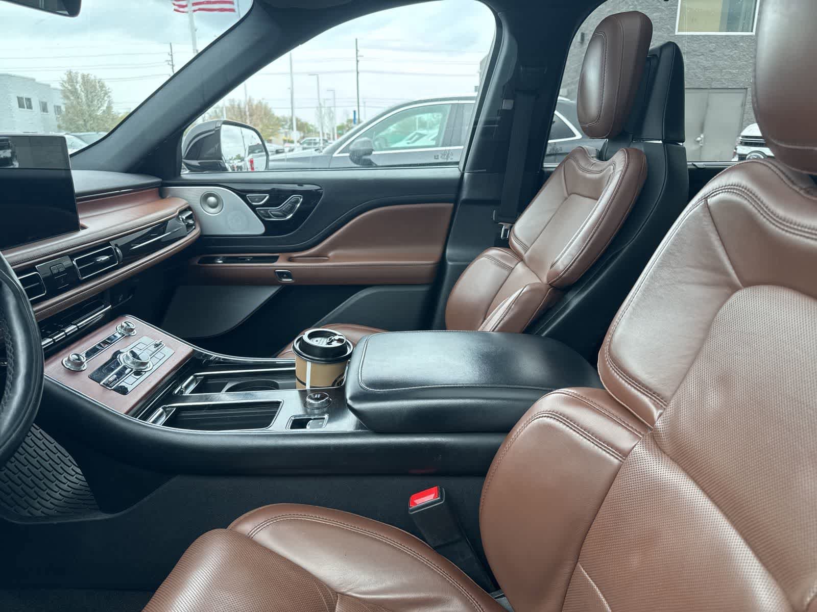 Used 2020 Lincoln Aviator Reserve w/ Equipment Group 202A AWD/4WD image 30