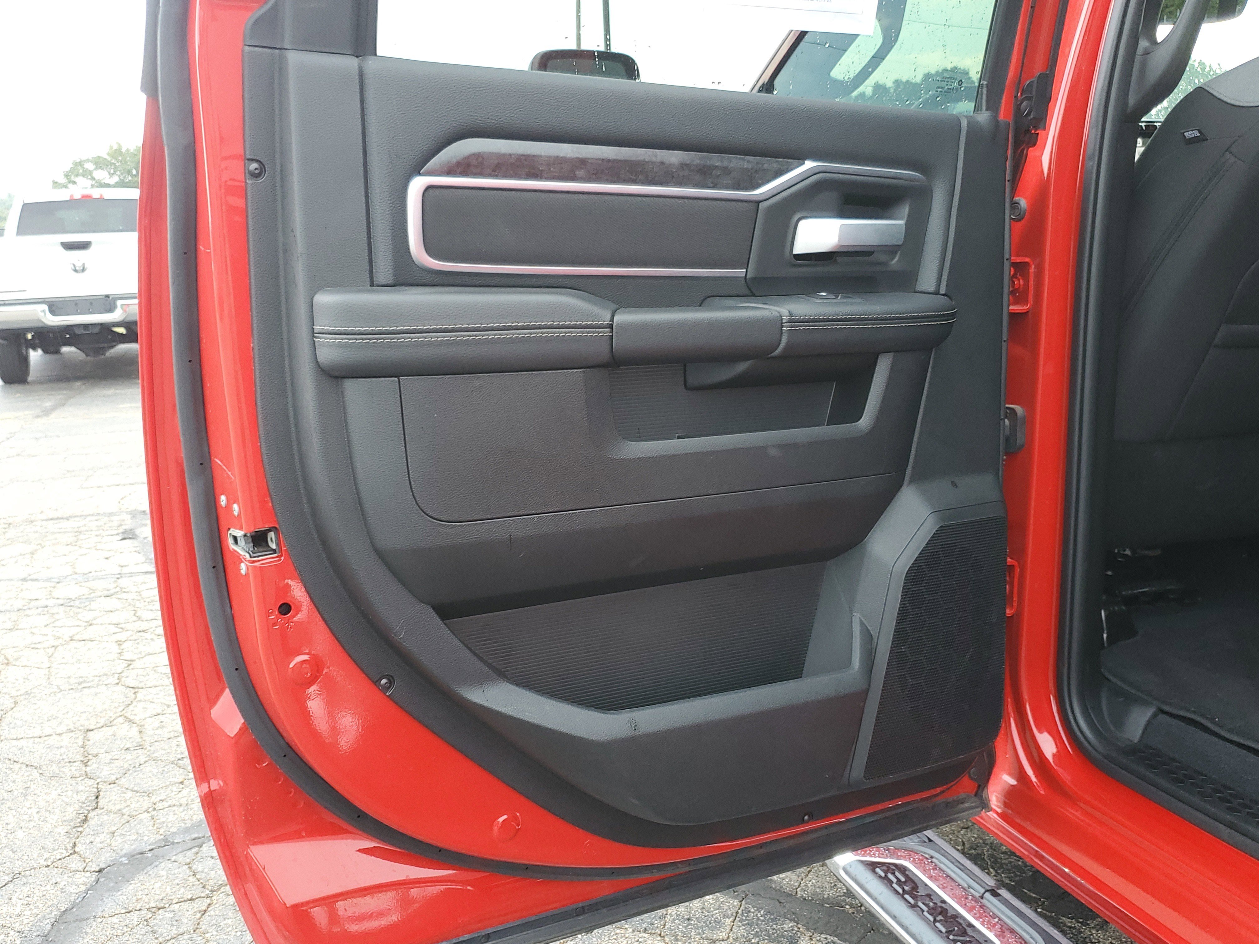 Used 2024 RAM 2500 Big Horn w/ Safety Group image 21