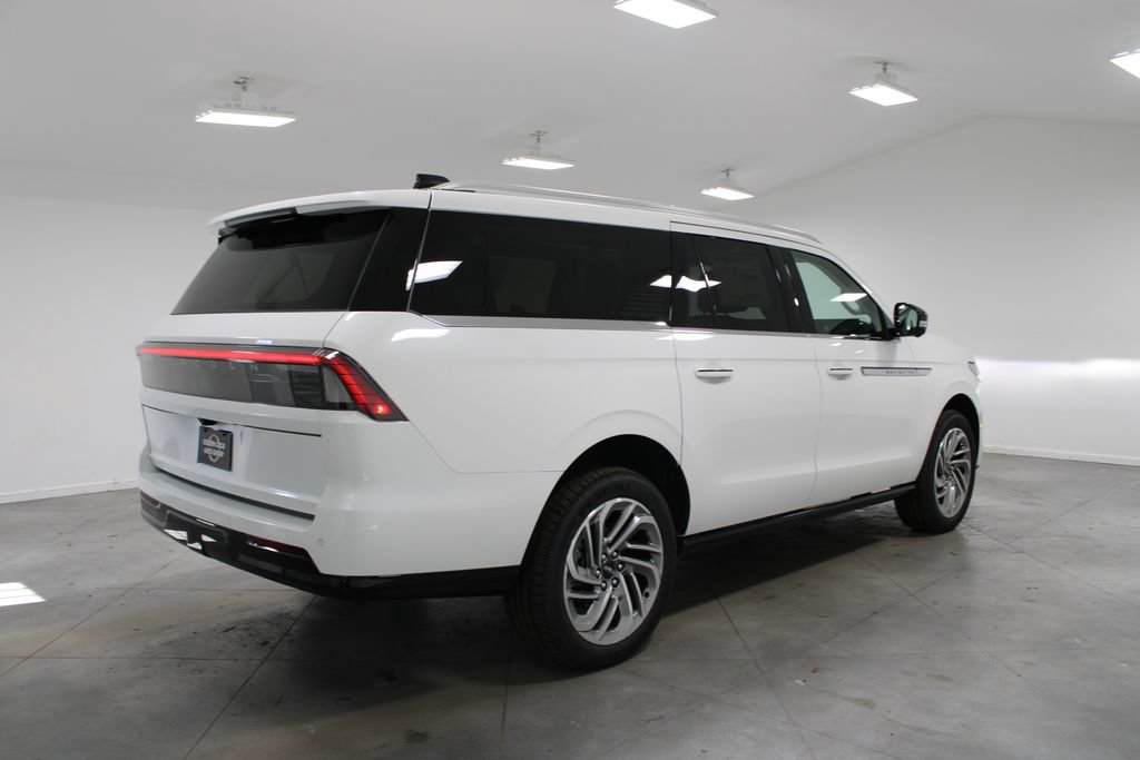 New 2026 Lincoln Navigator L Reserve AWD/4WD image 8