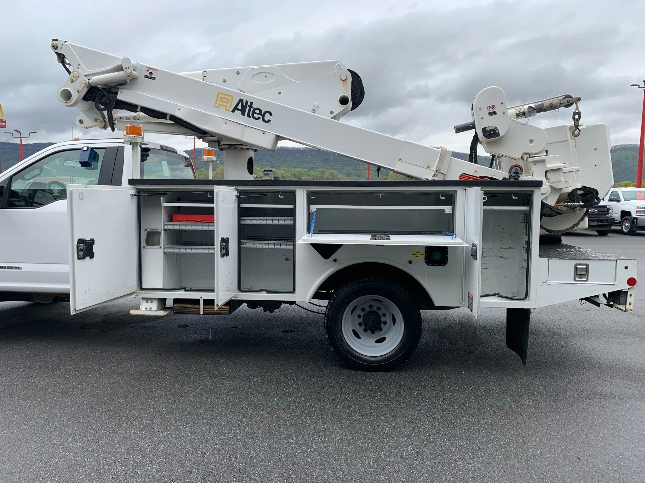 Used 2017 Ford F550 XL 169  W.B. 2D image 23